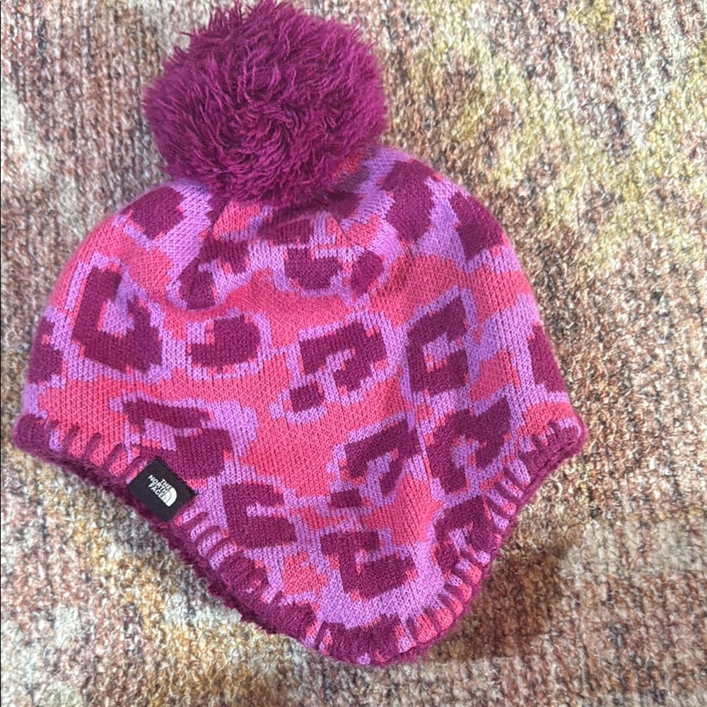 The north face littles faroe beanie cabaret pink leapard small print baby girl